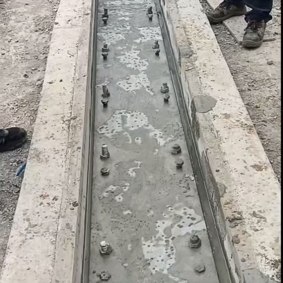 齐齐哈尔港口码头起重机龙门吊重型机械设备稳固用早强快凝轨道胶泥